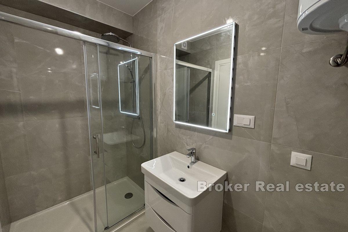 Takvåning med havsutsikt och takterrass