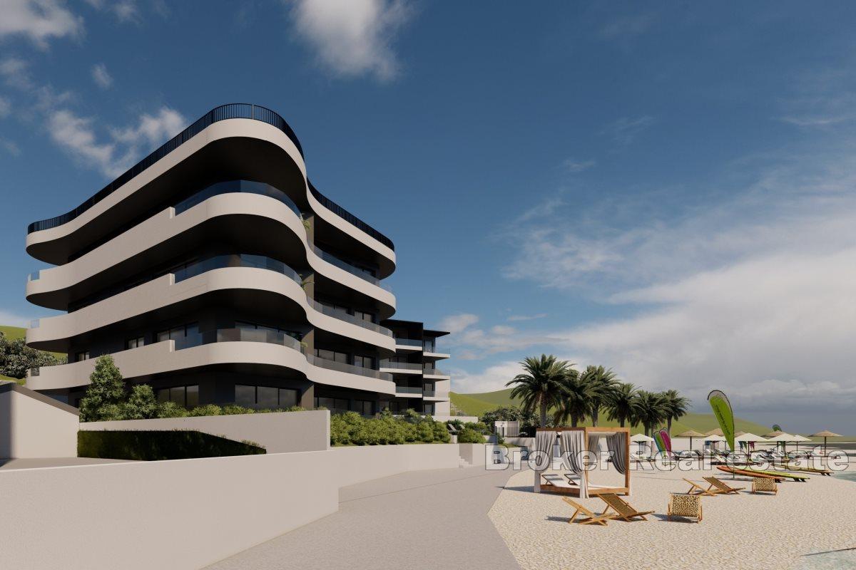 Modern apartment in the first row to the sea