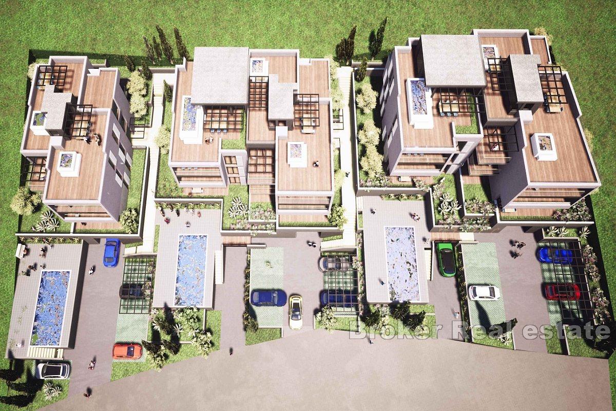 Nowoczesny apartament z dwiema sypialniami, widokiem na ogród i morze