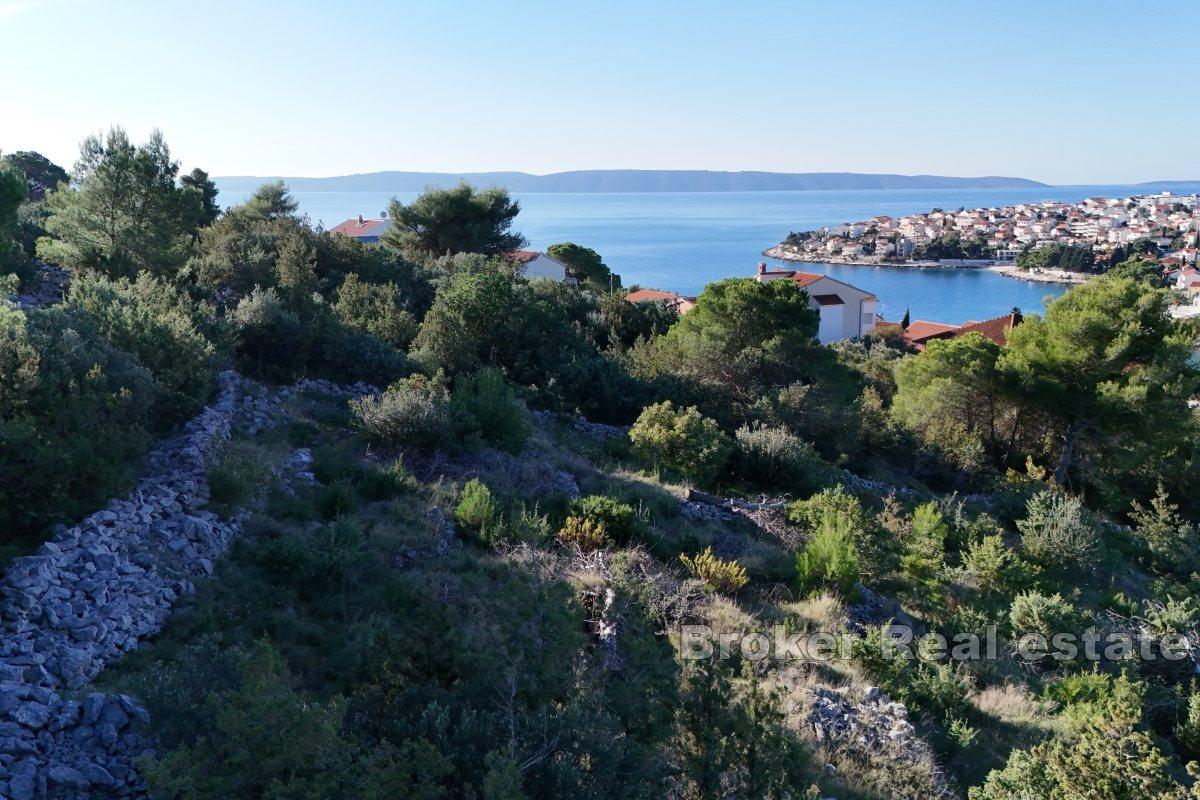 Byggnadstomt med öppen havsutsikt