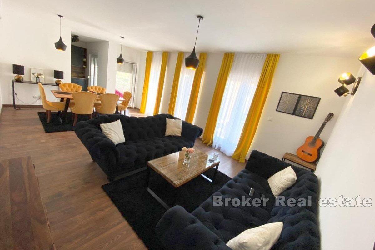 Lyxig trerumslägenhet