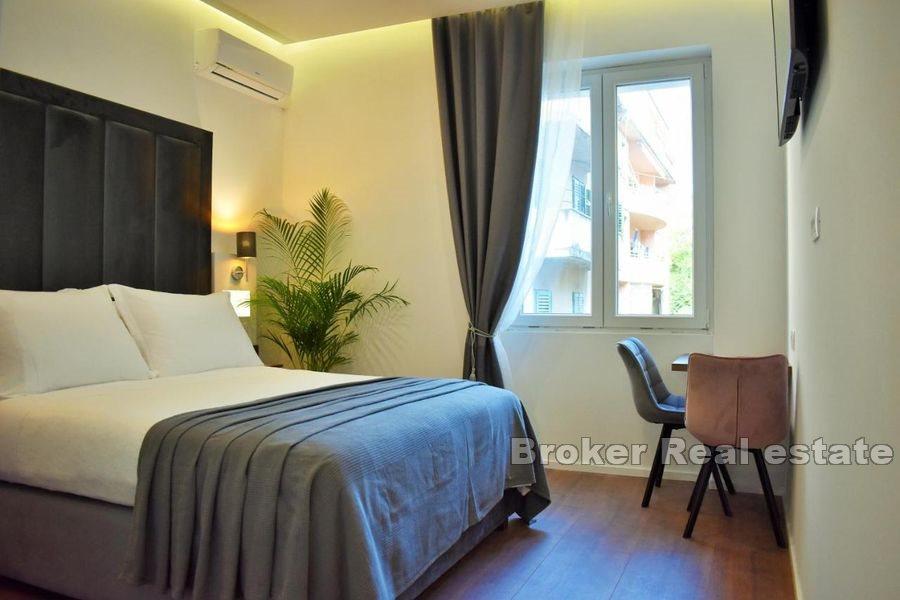 Bačvice, apartment with 5 bedrooms/units