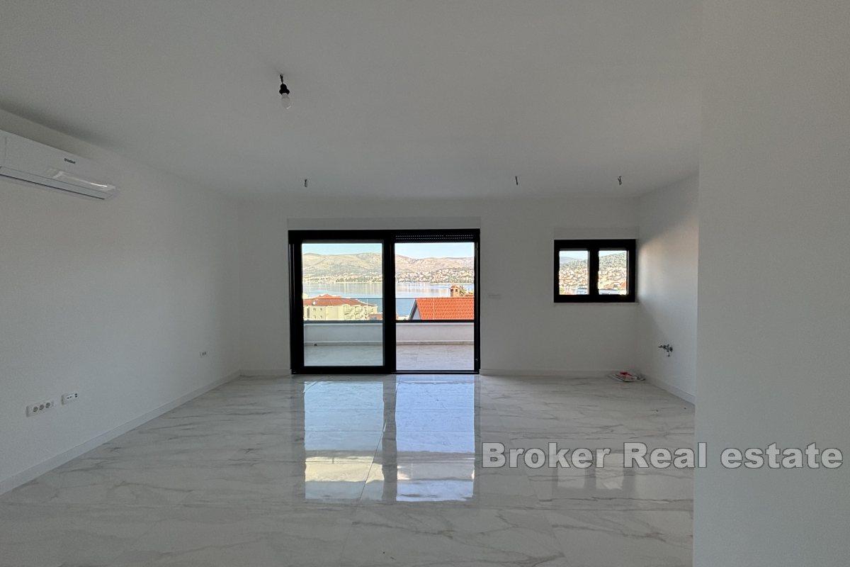 Spacious penthouse with sea view
