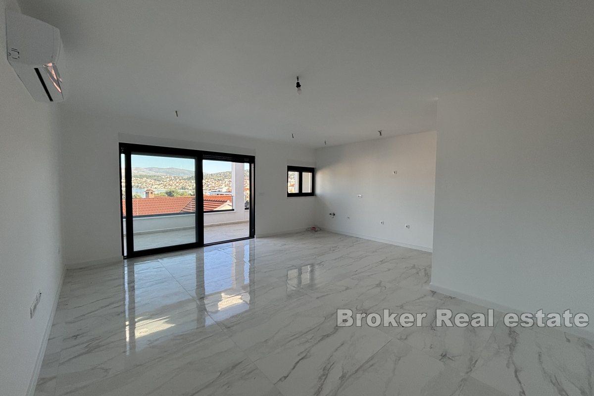 Spacious penthouse with sea view