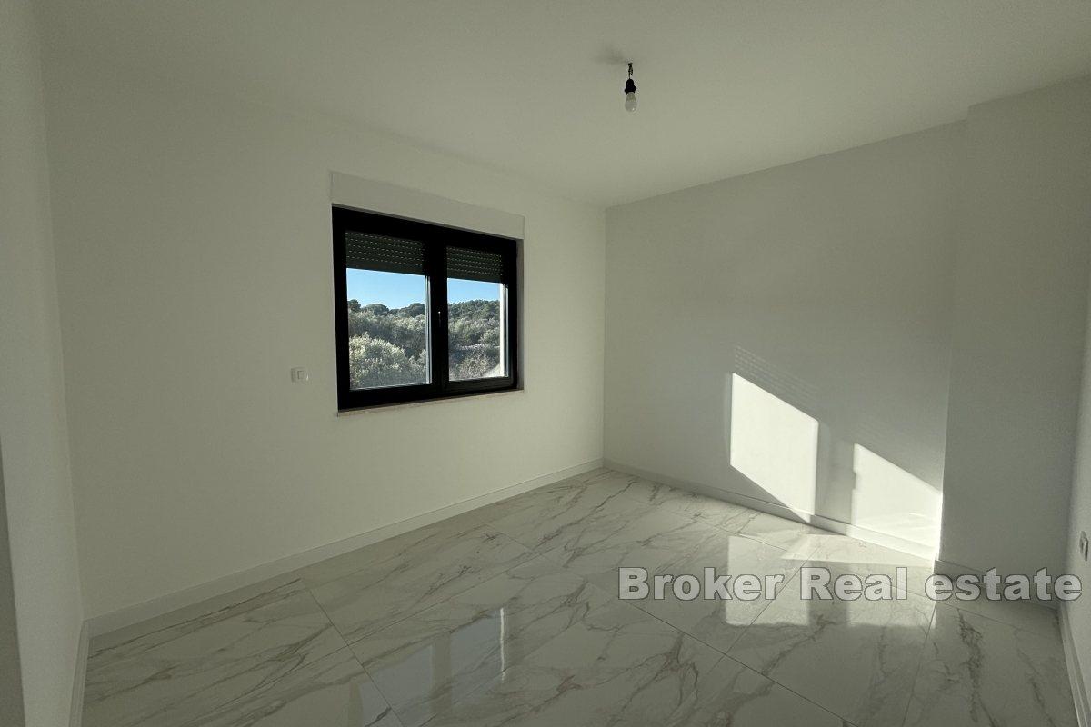 Rymlig takvåning med havsutsikt