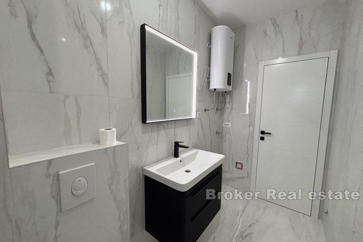 Rymlig takvåning med havsutsikt