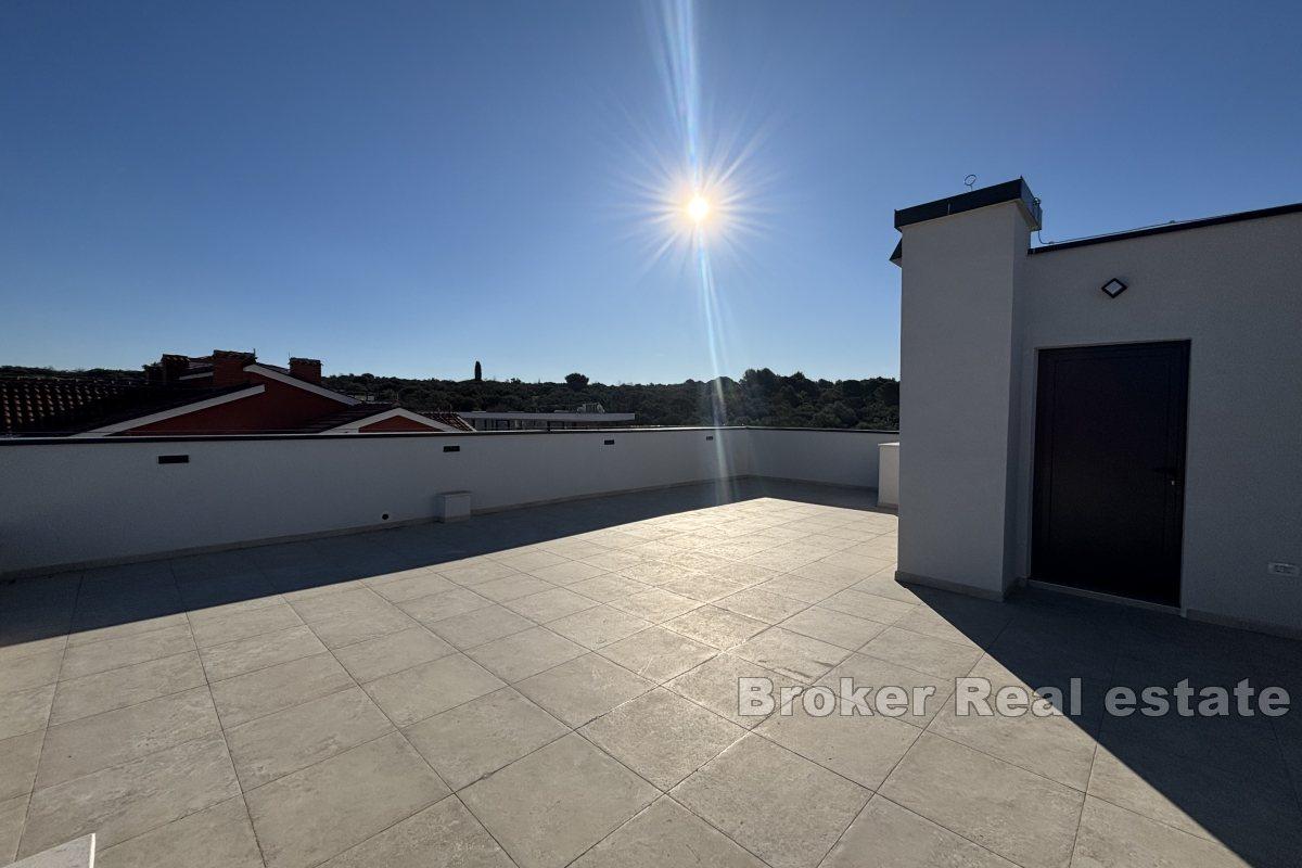 Modernes Penthouse mit Meerblick