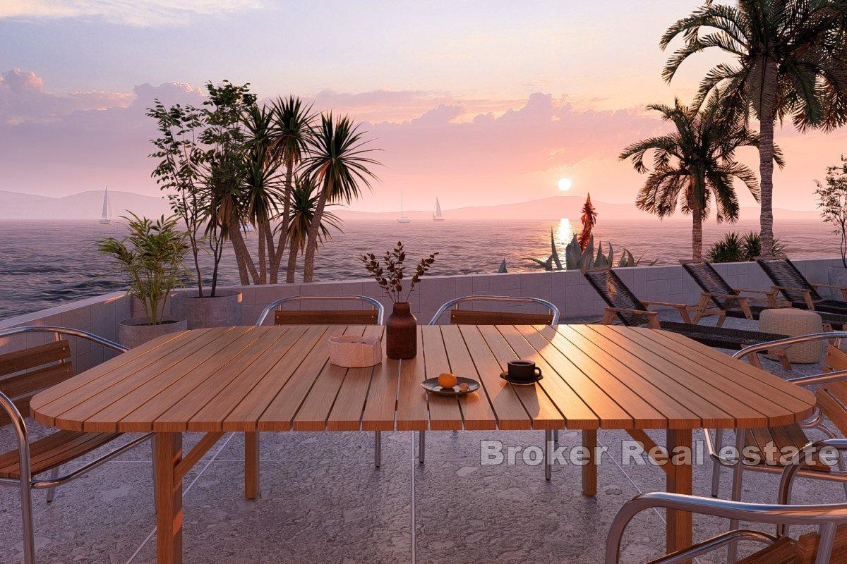 001-2035-206-Ciovo-luxurx-apartment-with-pool-and-a-garden-in-the-first-row-to-the-sea-for-sale