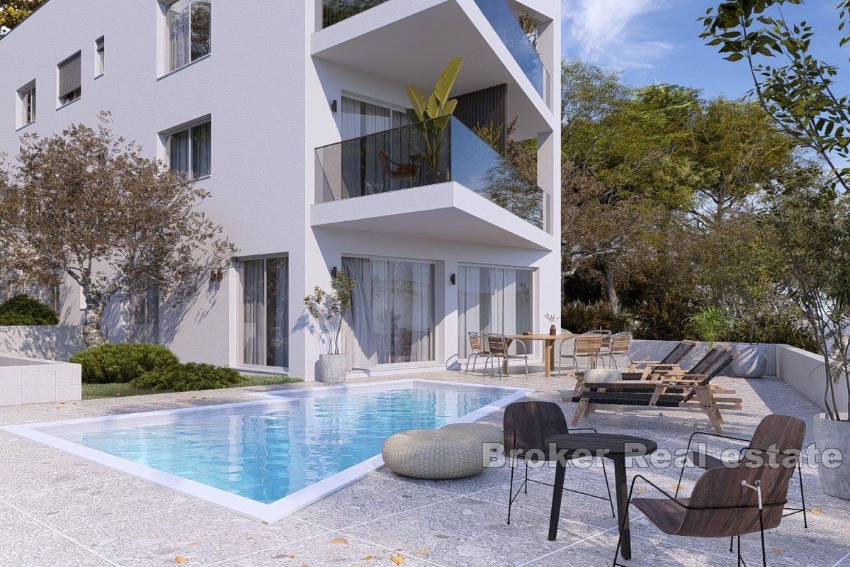 Modern two bedroom apartment in the first row to the sea