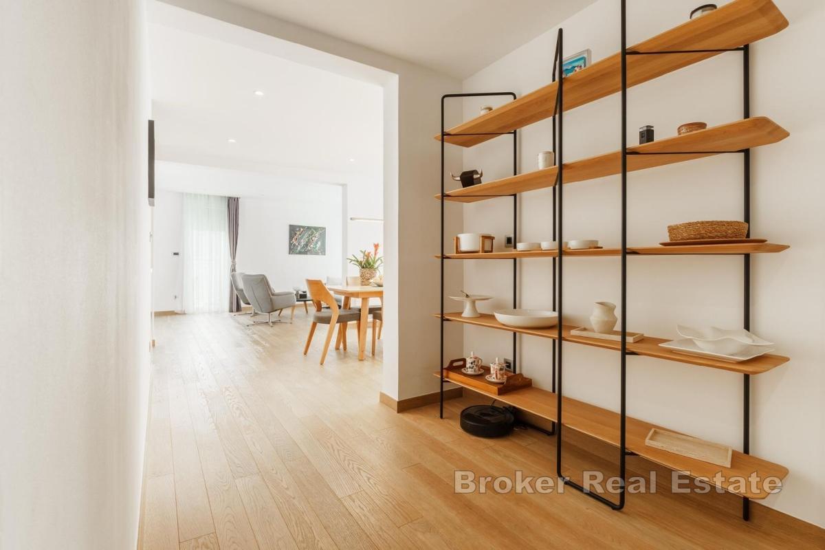 Luksusowy apartament z trzema sypialniami i widokiem na morze