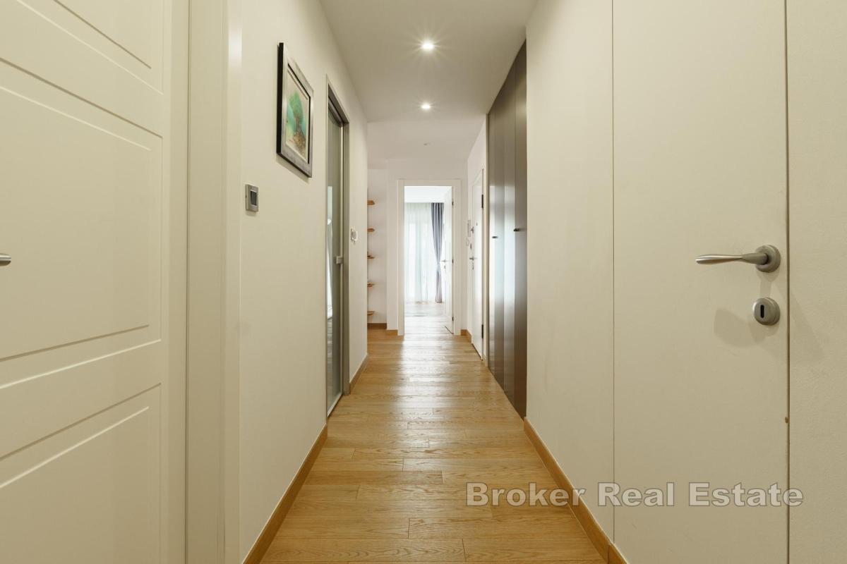 Luxusní apartmán se třemi ložnicemi a výhledem na moře