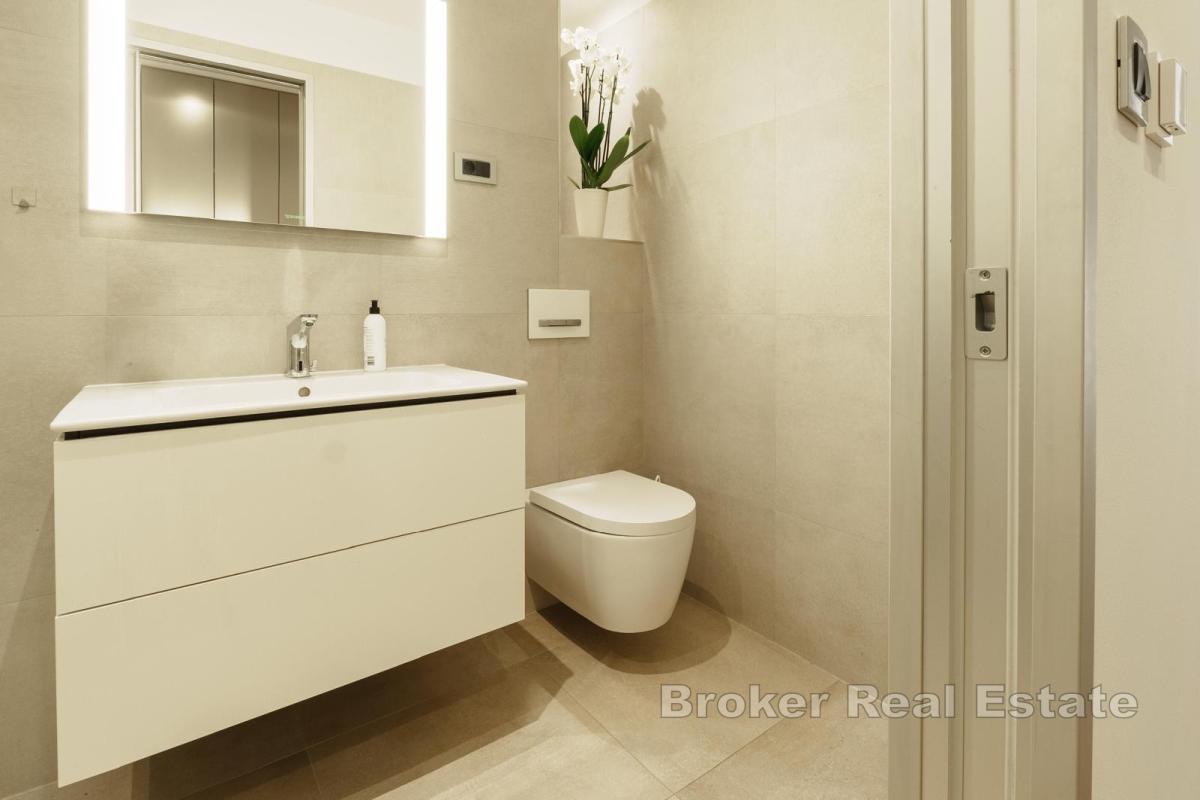 Luxusní apartmán se třemi ložnicemi a výhledem na moře