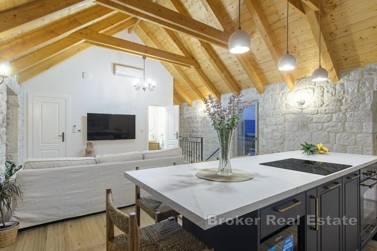 Authentisches Steinhaus mit modernem Design