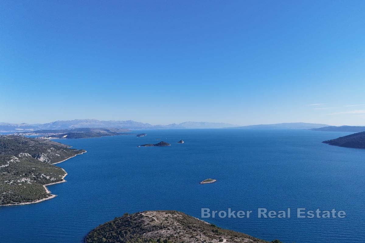 Grunt rolny w pierwszym rzędzie do morza