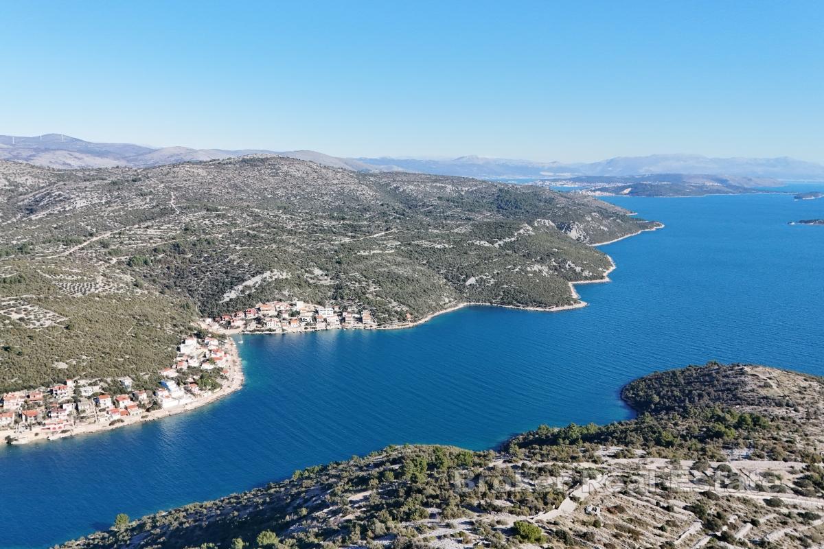 Сельскохозяйственная земля в первом ряду от моря