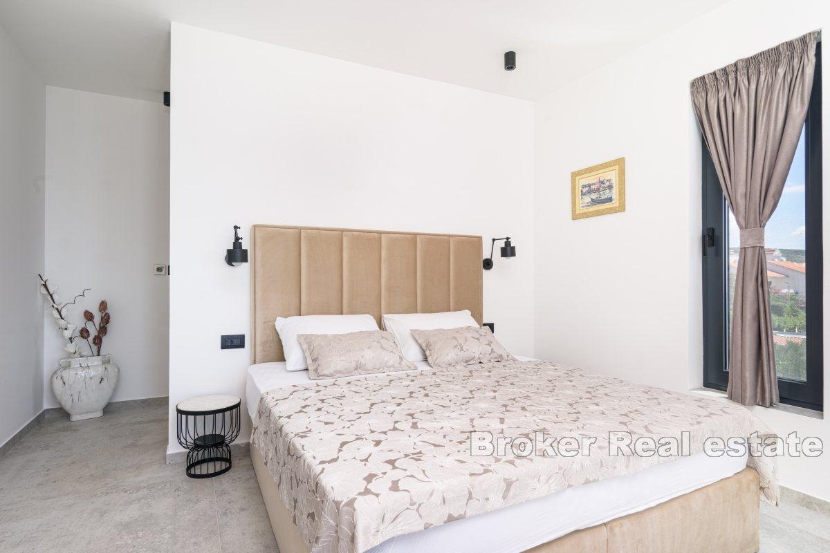 Lyxig villa med panoramautsikt över havet