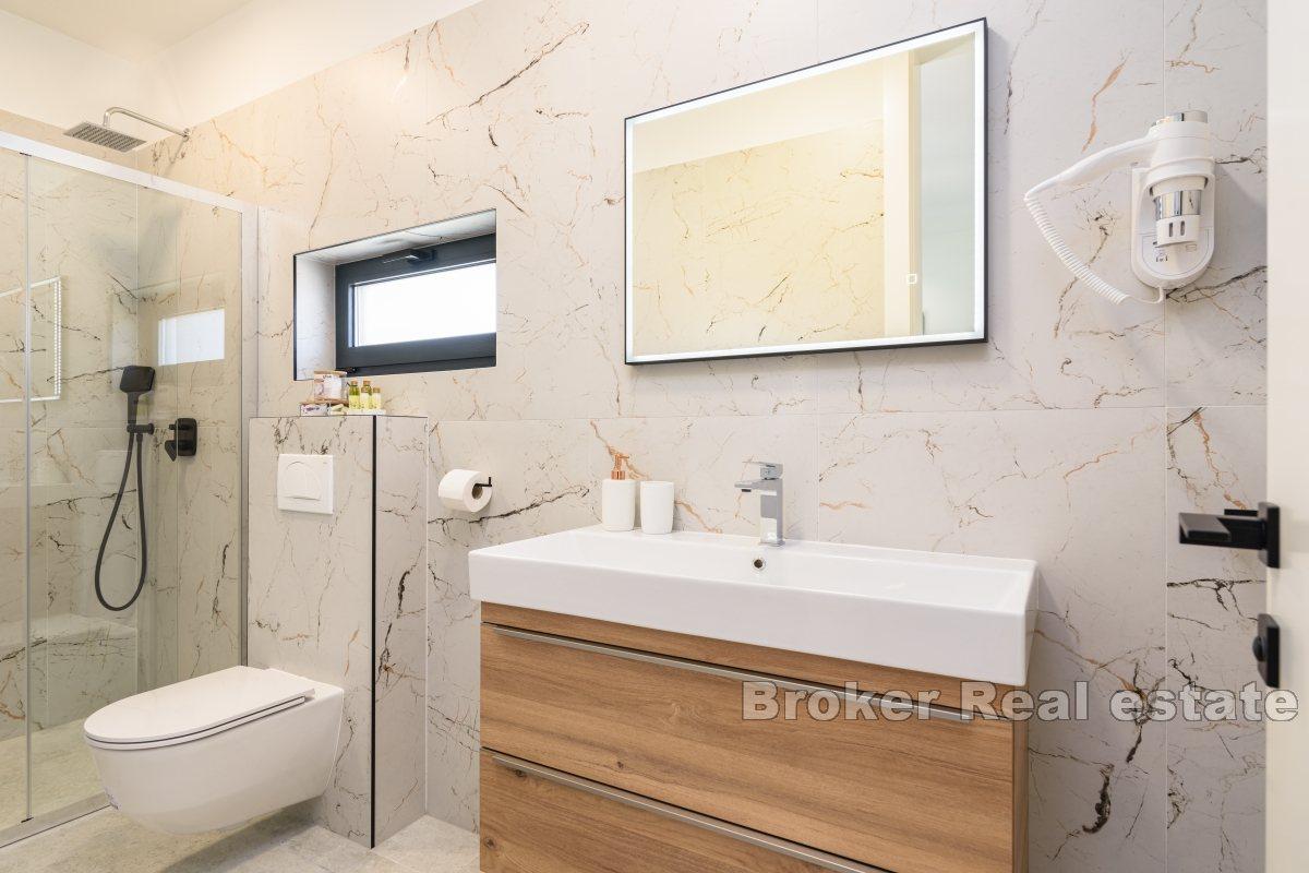 Lyxig villa med panoramautsikt över havet