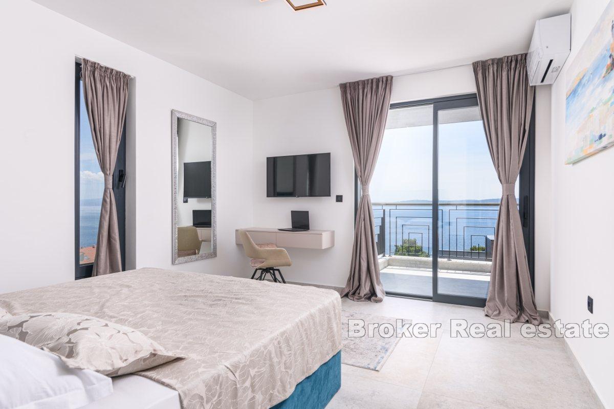 Lyxig villa med panoramautsikt över havet