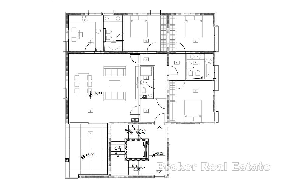 Luksusowy apartament z trzema sypialniami w spokojnej okolicy