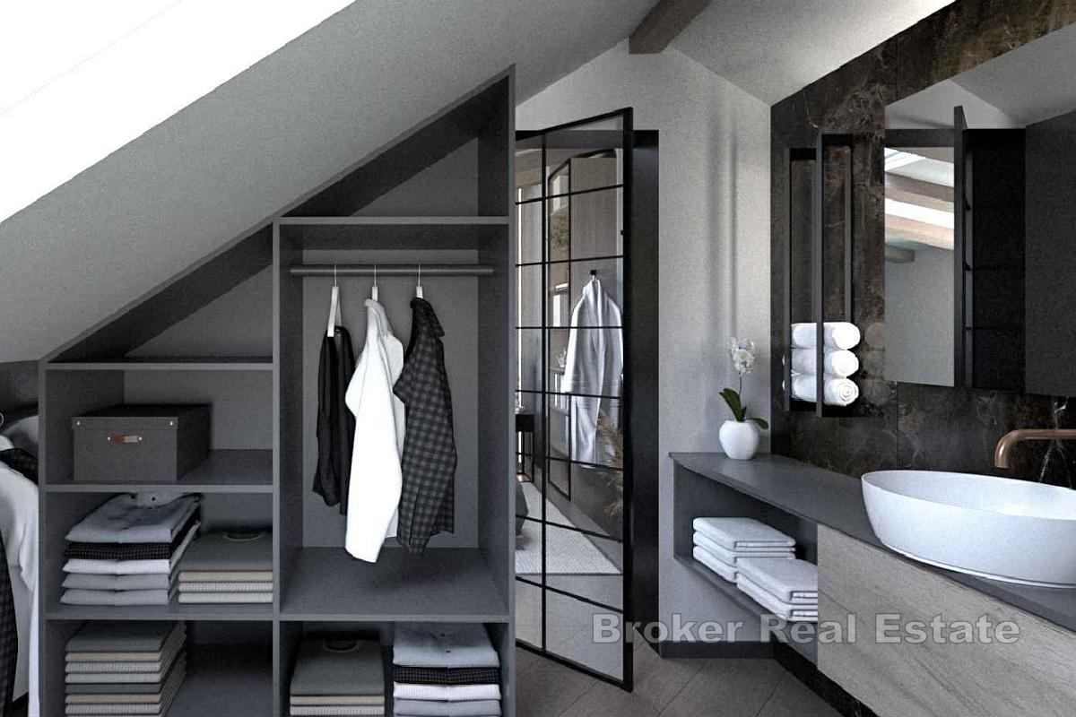 Eine großzügige Wohnung mit Terrasse zum Renovieren in bester Lage