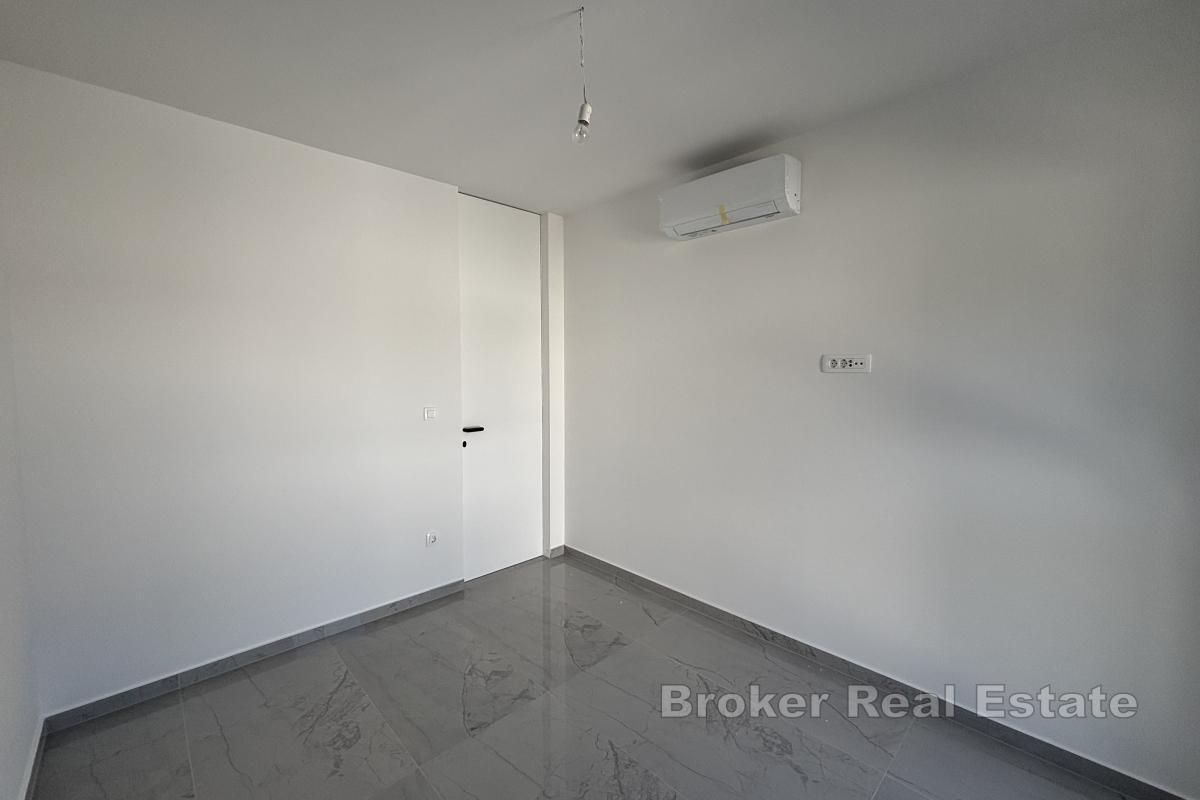 Appartement penthouse moderne avec vue panoramique sur la mer