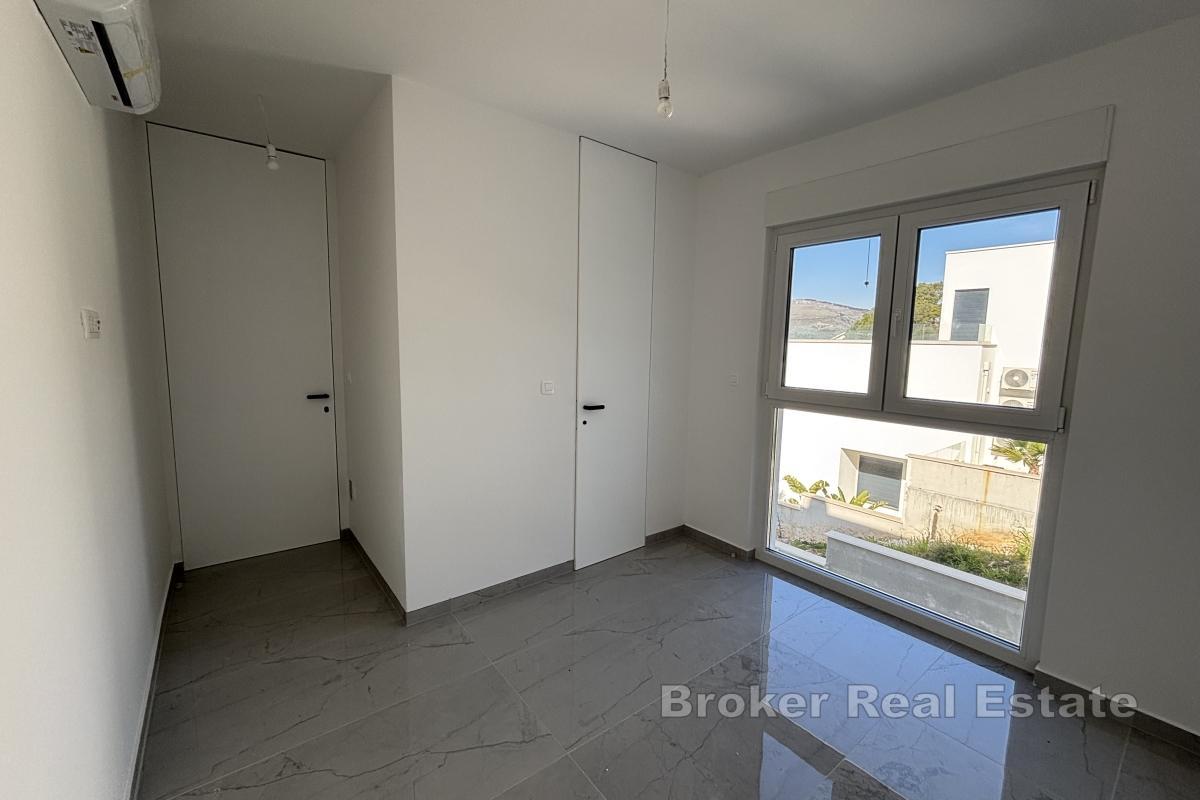 Moderne Penthouse-Wohnung mit Panoramablick auf das Meer