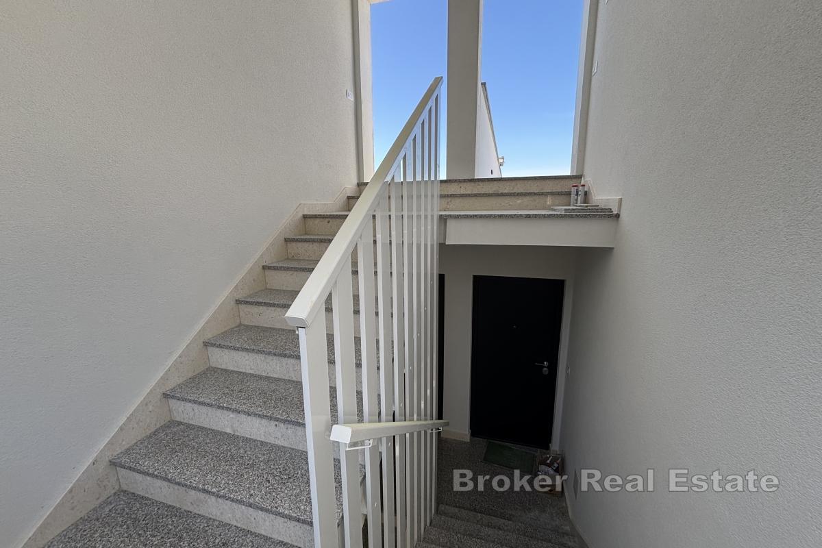 Appartement penthouse moderne avec vue panoramique sur la mer