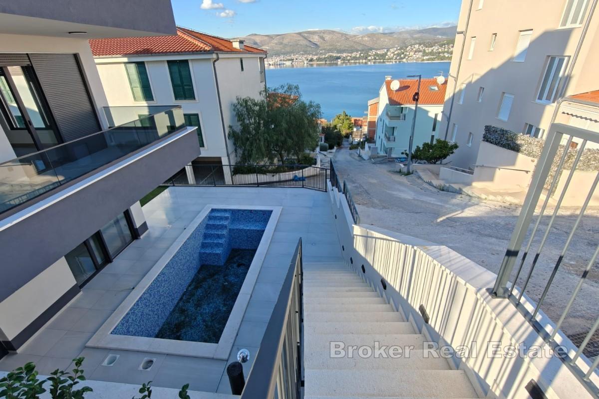 Przestronny apartament z basenem i ogrodem