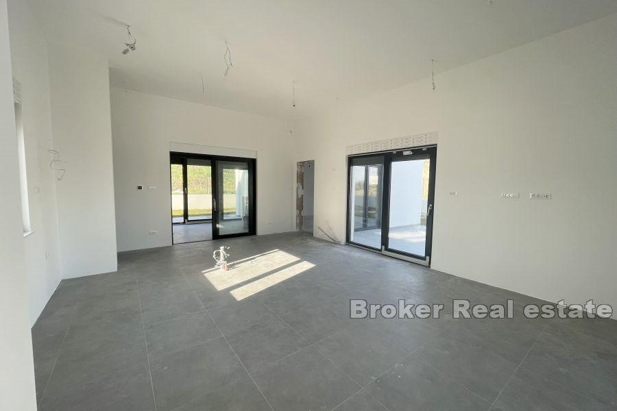 Unfinished villa with swimming pool