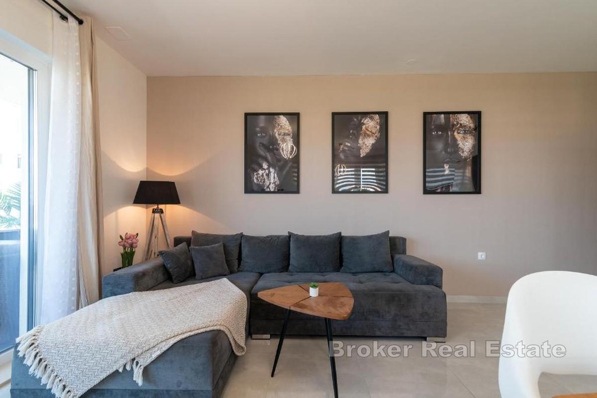 Nowoczesny apartament w nowym budynku z basenem