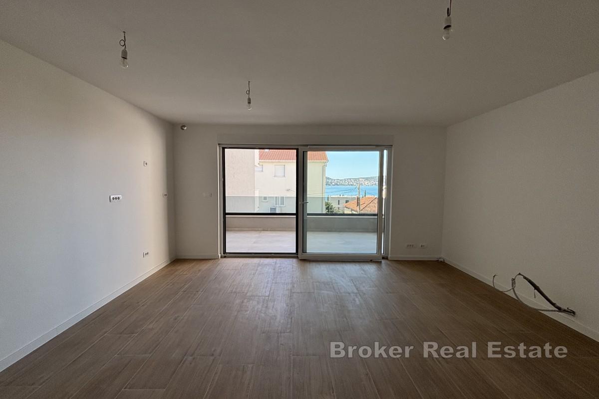 Moderno appartamento in un nuovo edificio con vista mare