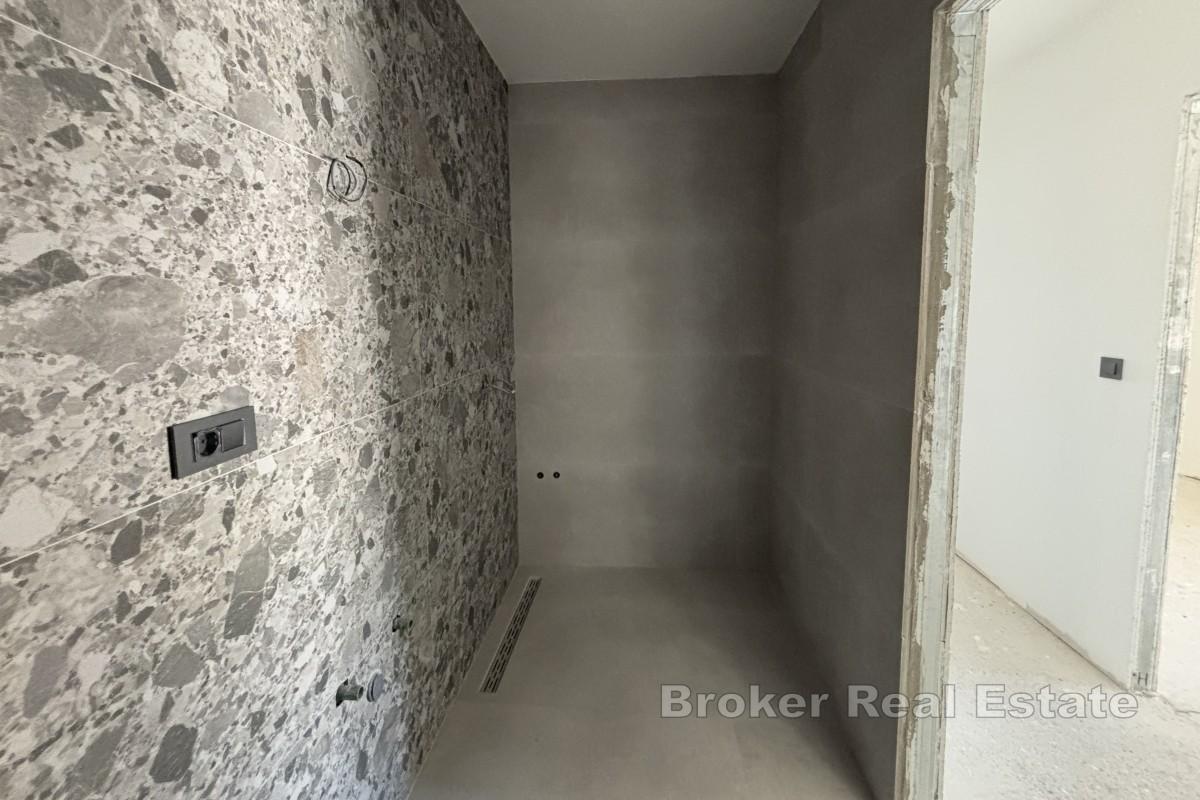 Lussuoso attico con vista mare