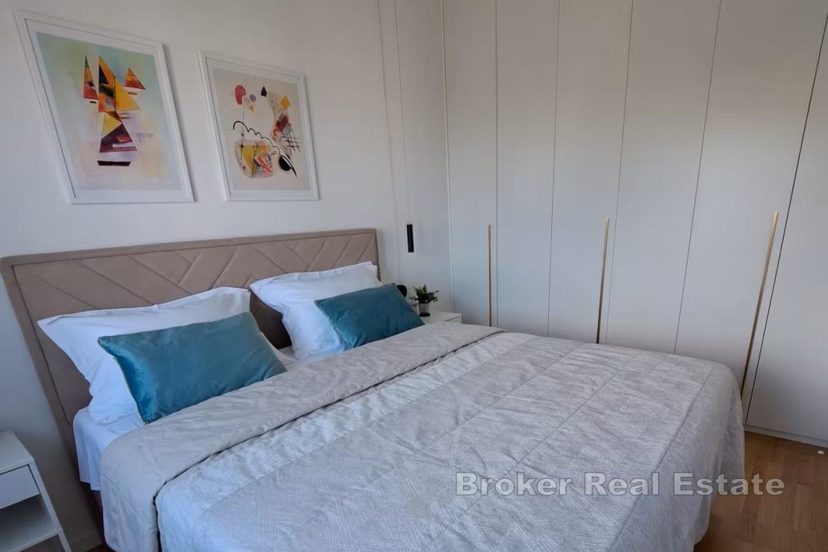 Moderne Wohnung mit Meerblick und Swimmingpool