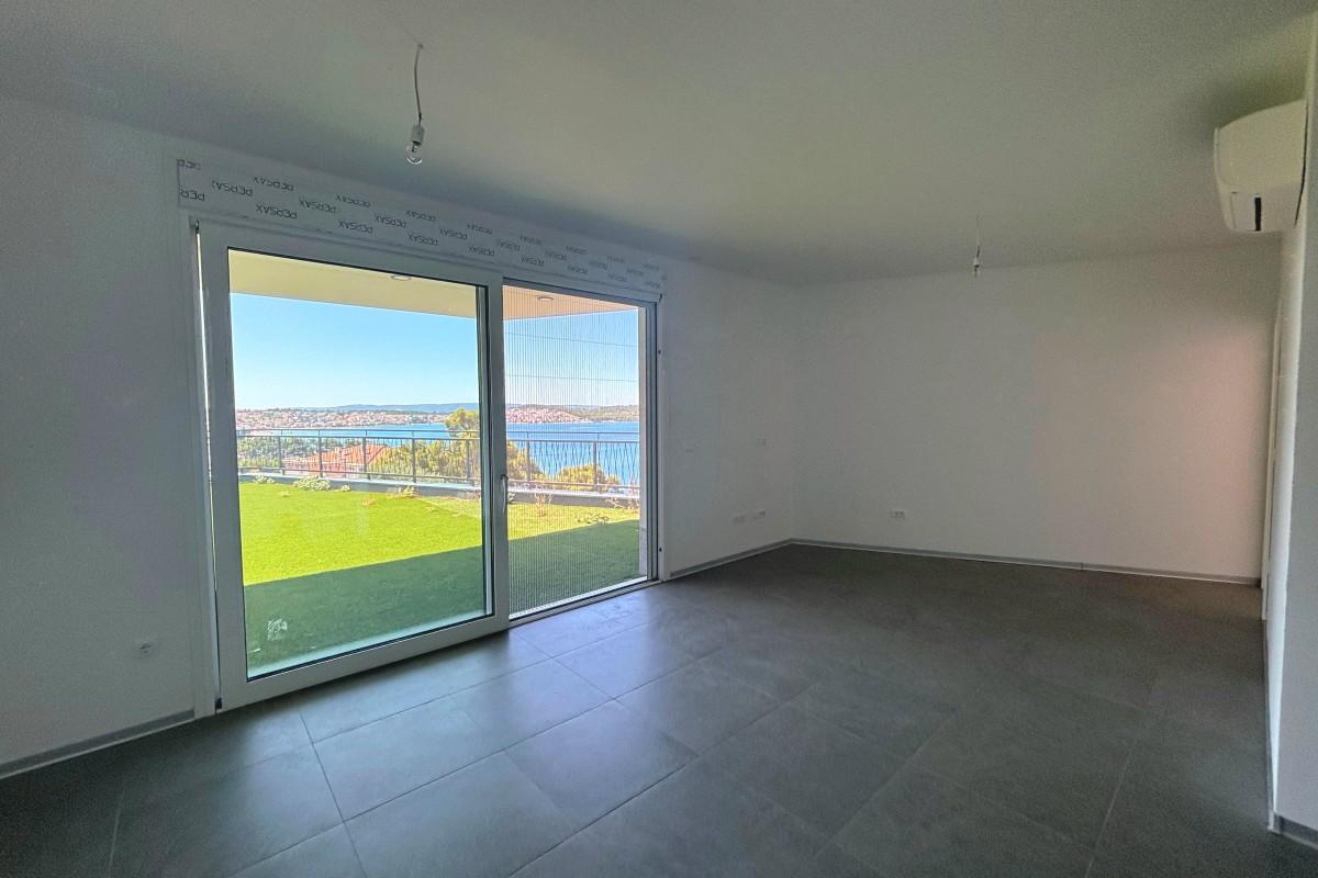 001-2035-247-Trogir-Modern-apartment-with-garden-and-sea-view-for-sale