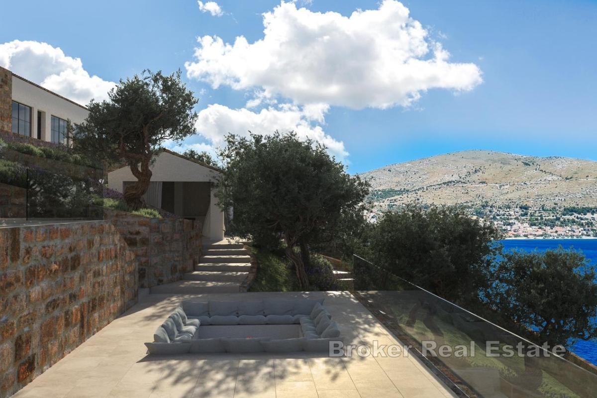 Villa de luxe avec vue dégagée sur la mer