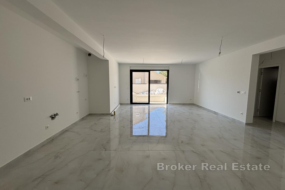 Moderne toroms leilighet med privat basseng
