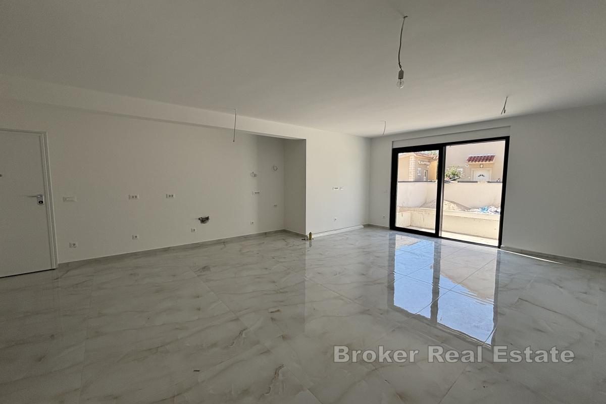 Moderne toroms leilighet med privat basseng