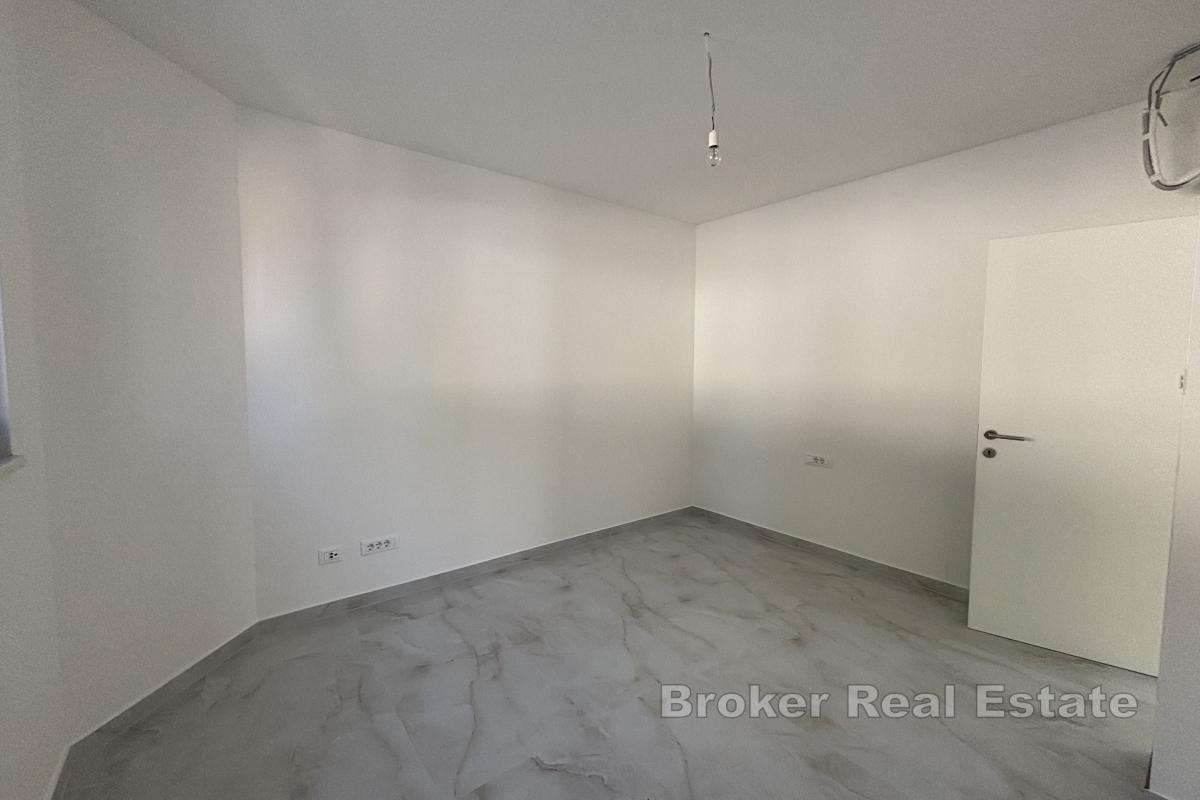 Moderne toroms leilighet med privat basseng