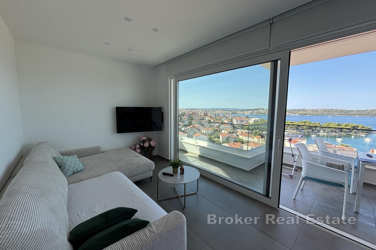 Luksusowy apartament typu penthouse z widokiem na otwarte morze
