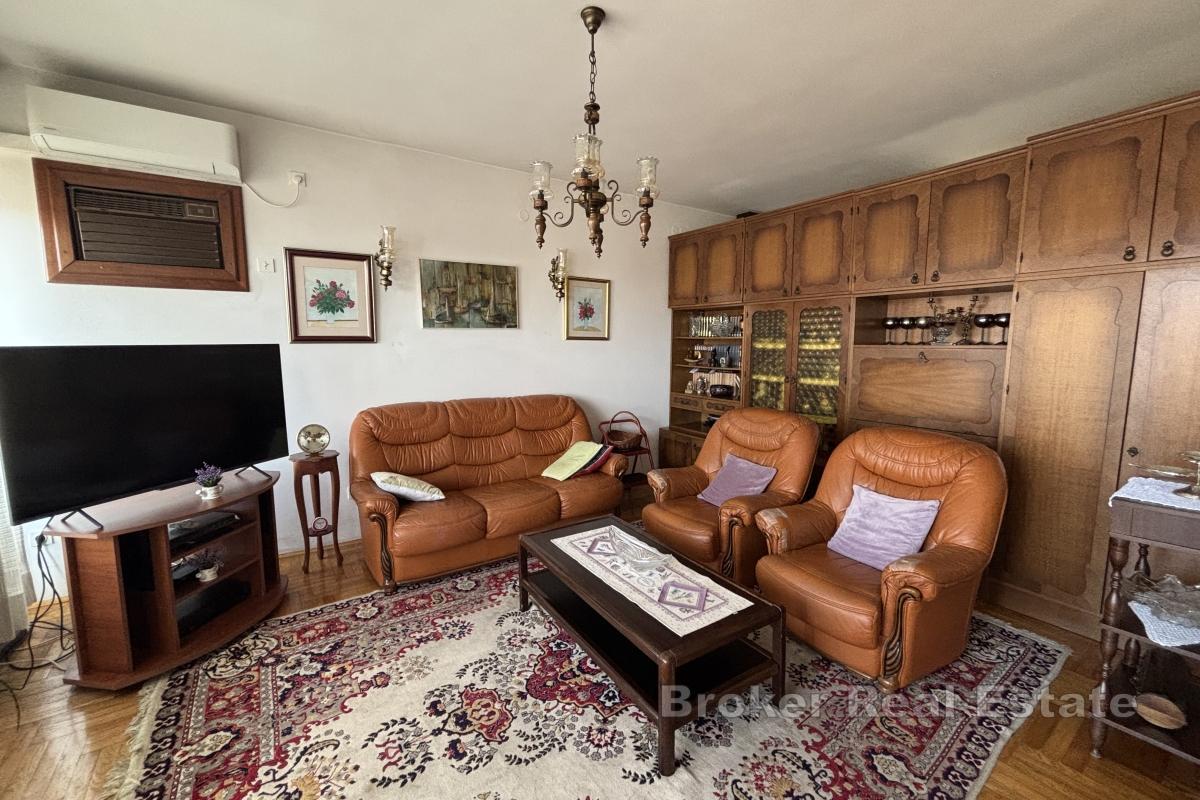 Ampio appartamento con tre camere da letto in ottima posizione