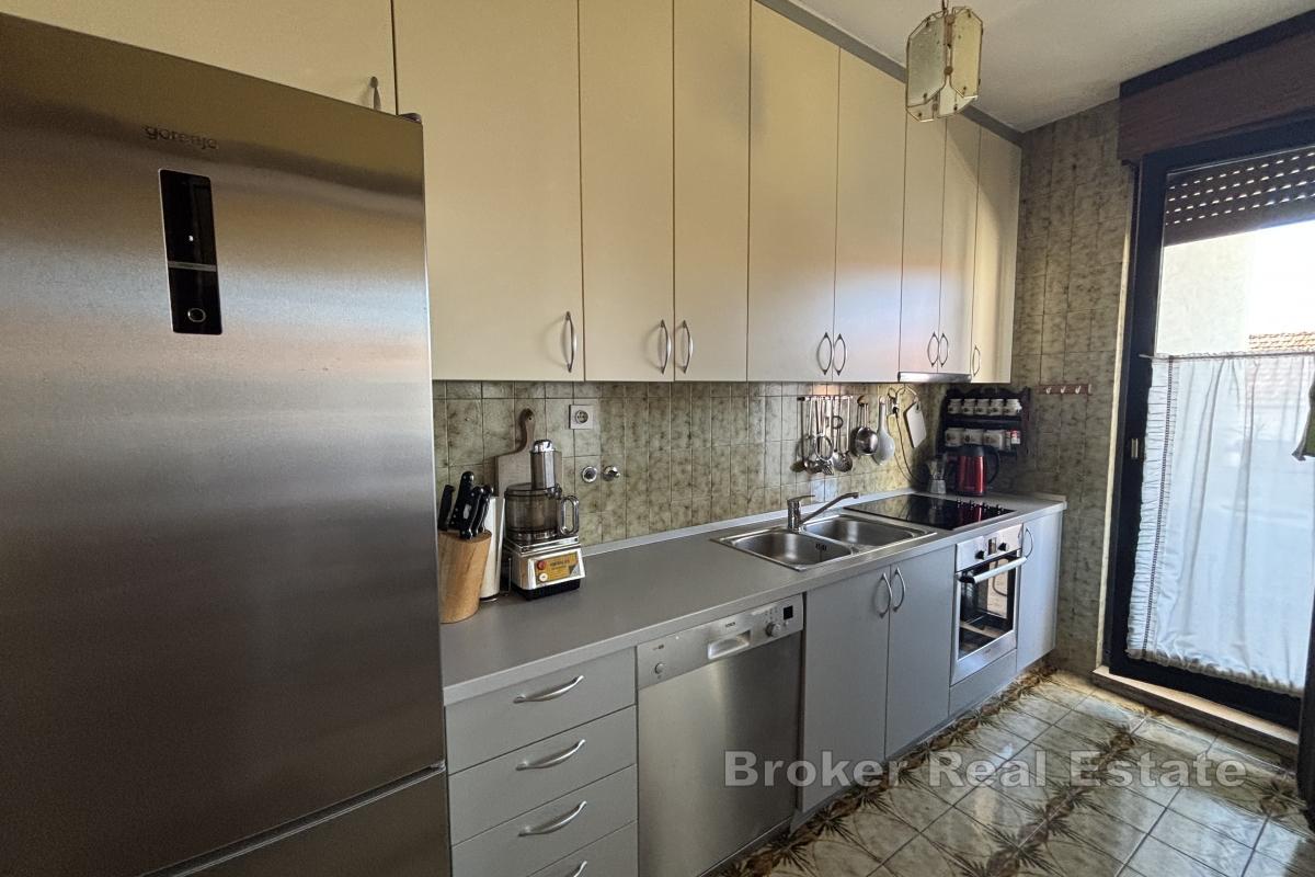 Ampio appartamento con tre camere da letto in ottima posizione