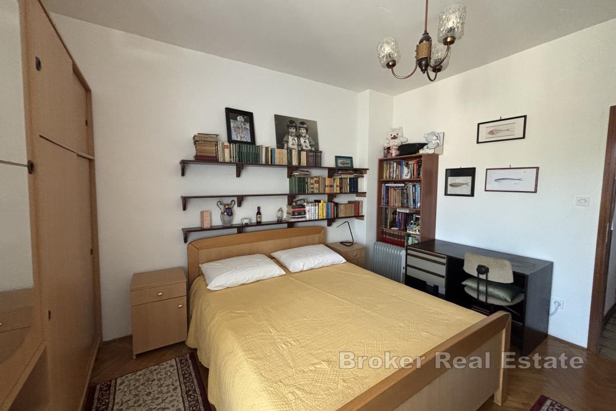 Ampio appartamento con tre camere da letto in ottima posizione