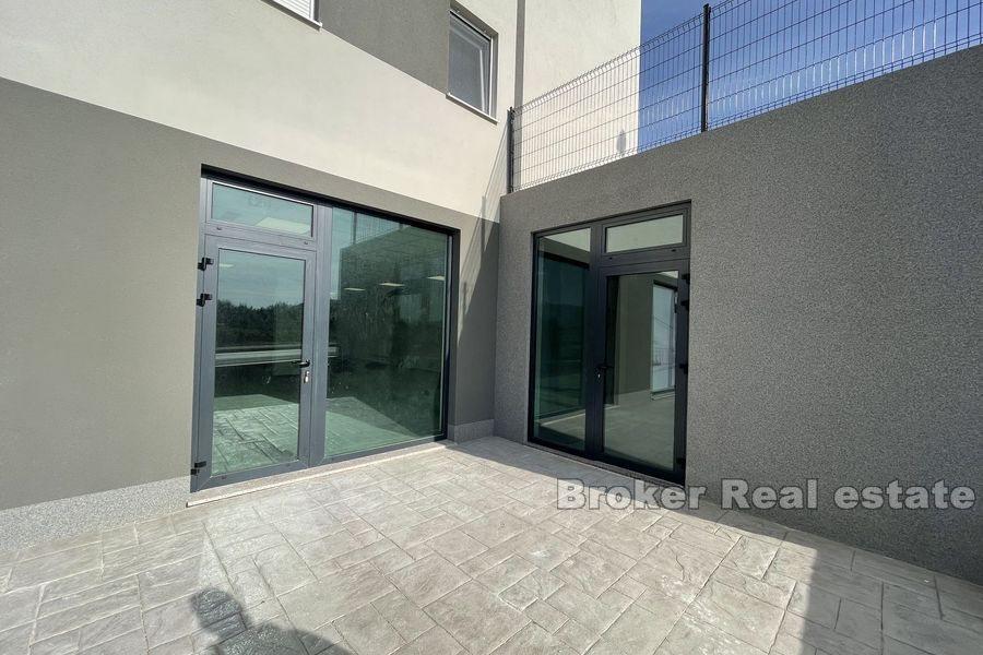 Solin, espace commercial dans un endroit achalandé