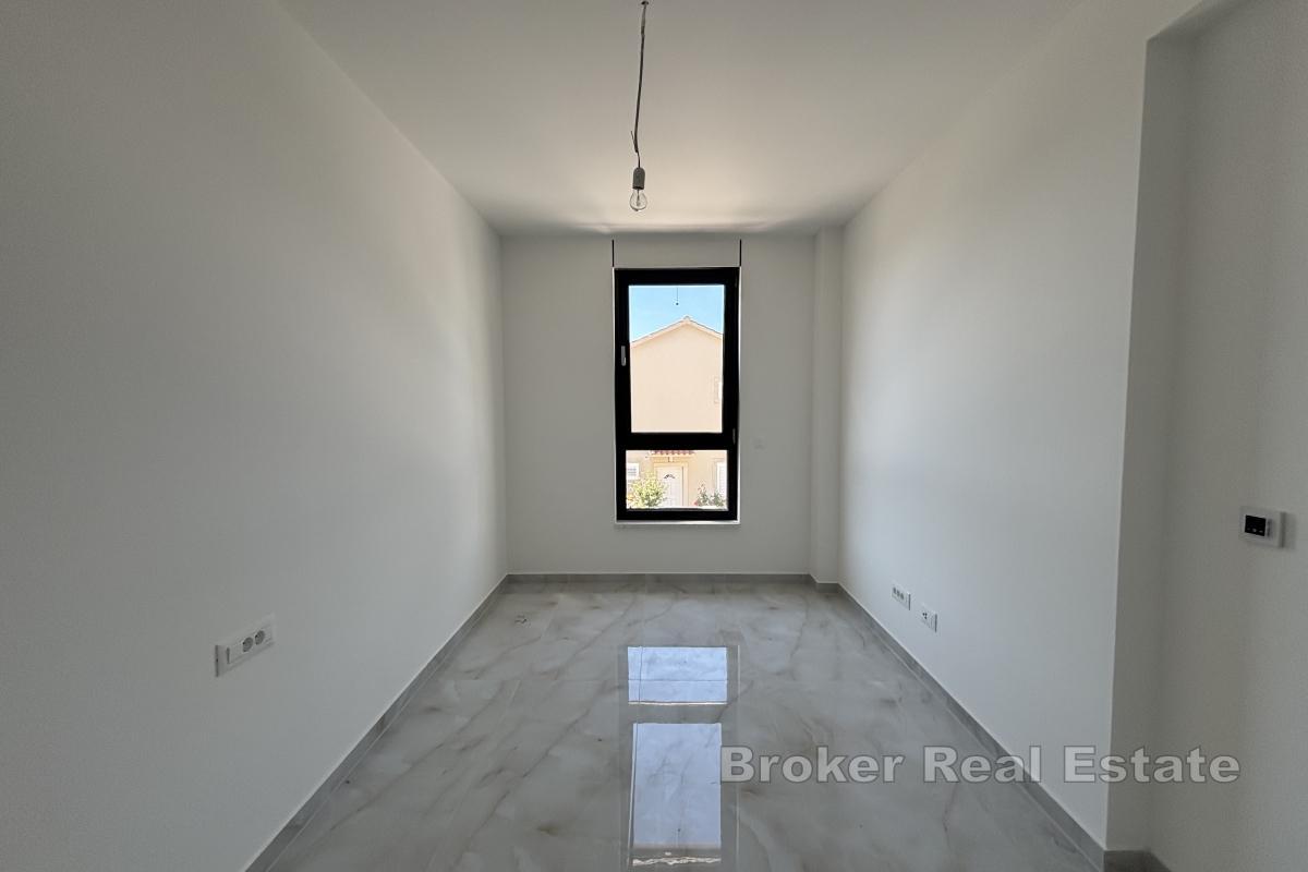 Nowoczesny apartament z dwiema sypialniami i widokiem na morze