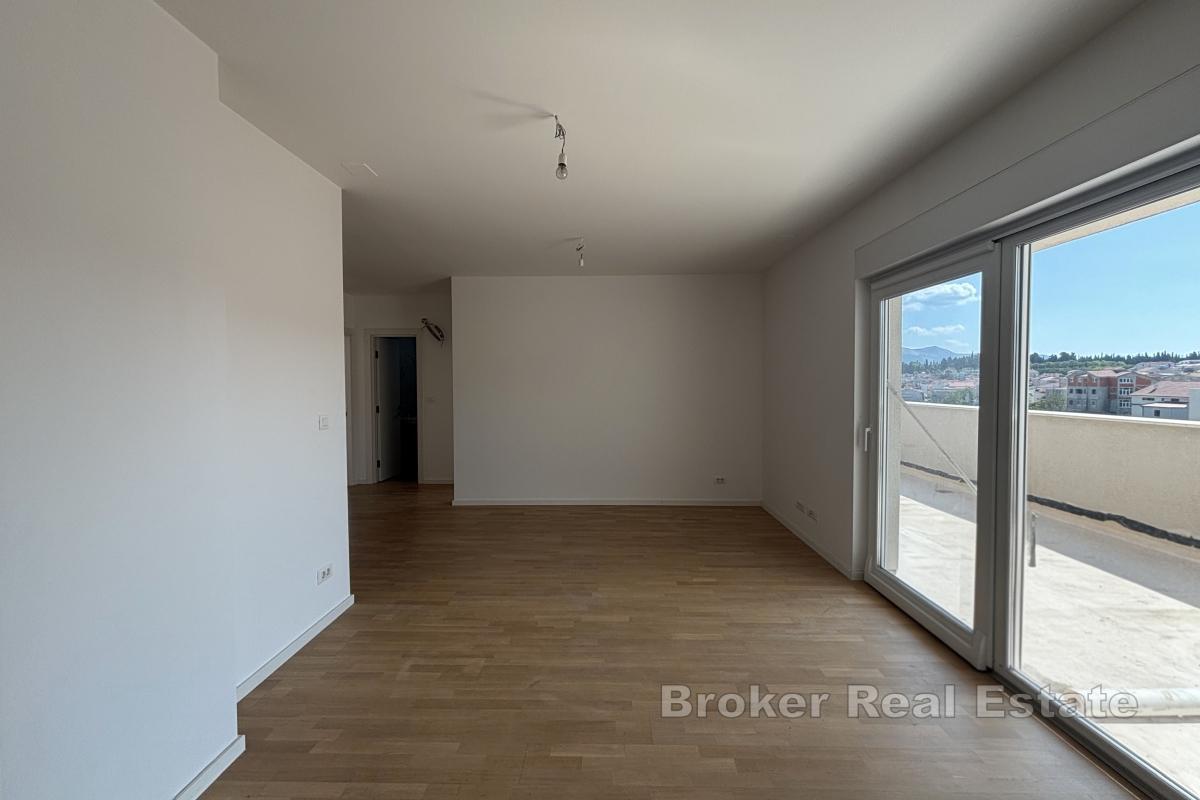 Penthouse in einem Neubau mit großzügiger Terrasse