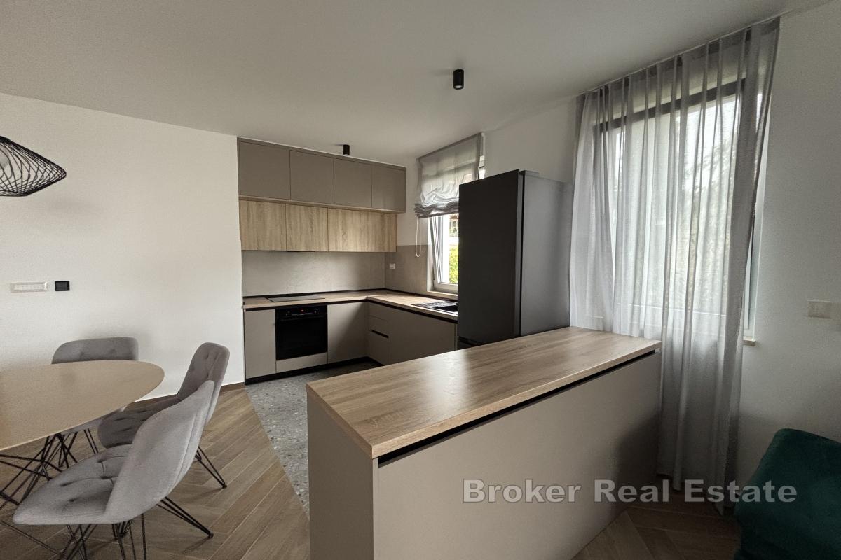 Lyxig trerumslägenhet med havsutsikt