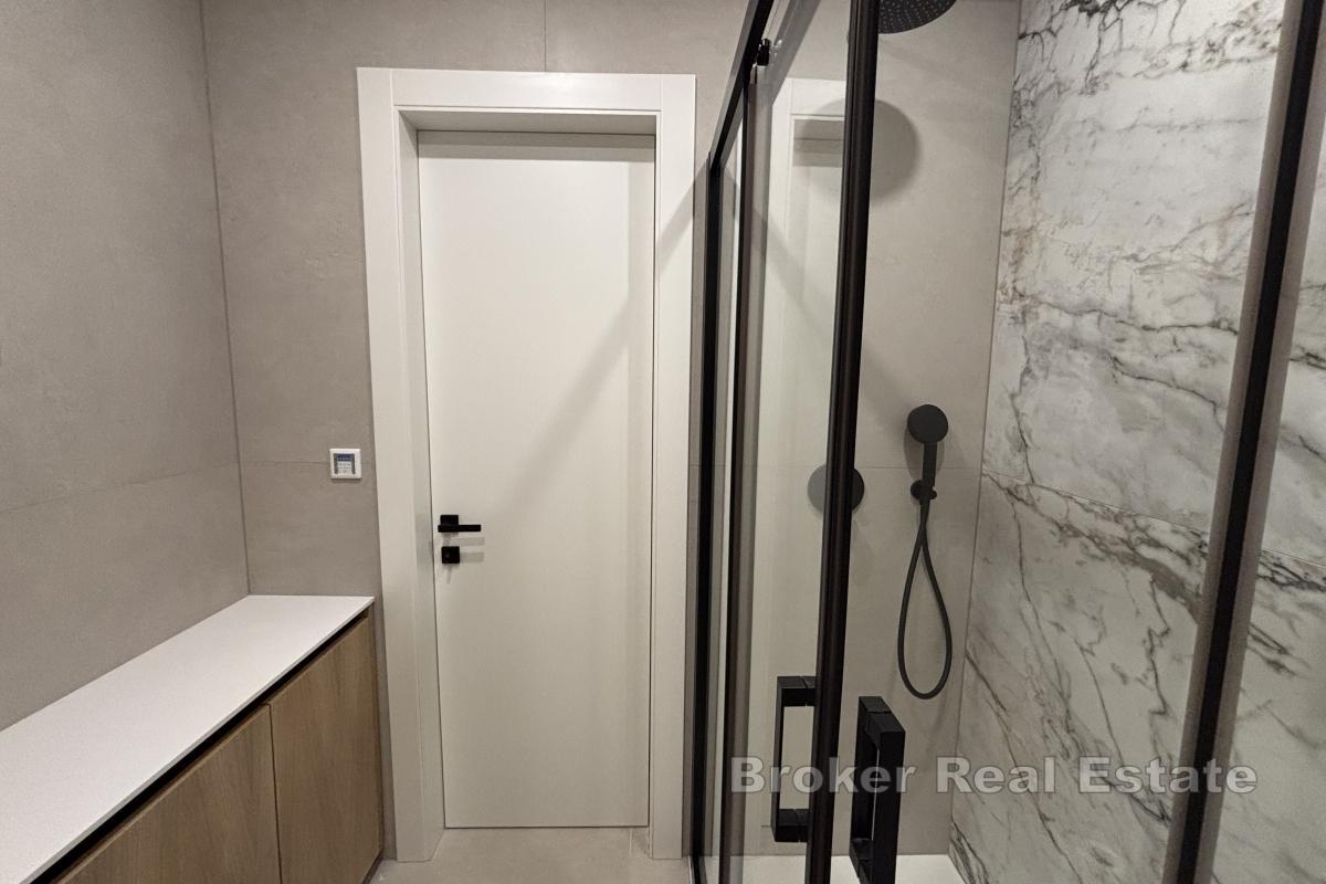 Appartement moderne de deux chambres dans un immeuble neuf bénéficiant d'un excellent emplacement