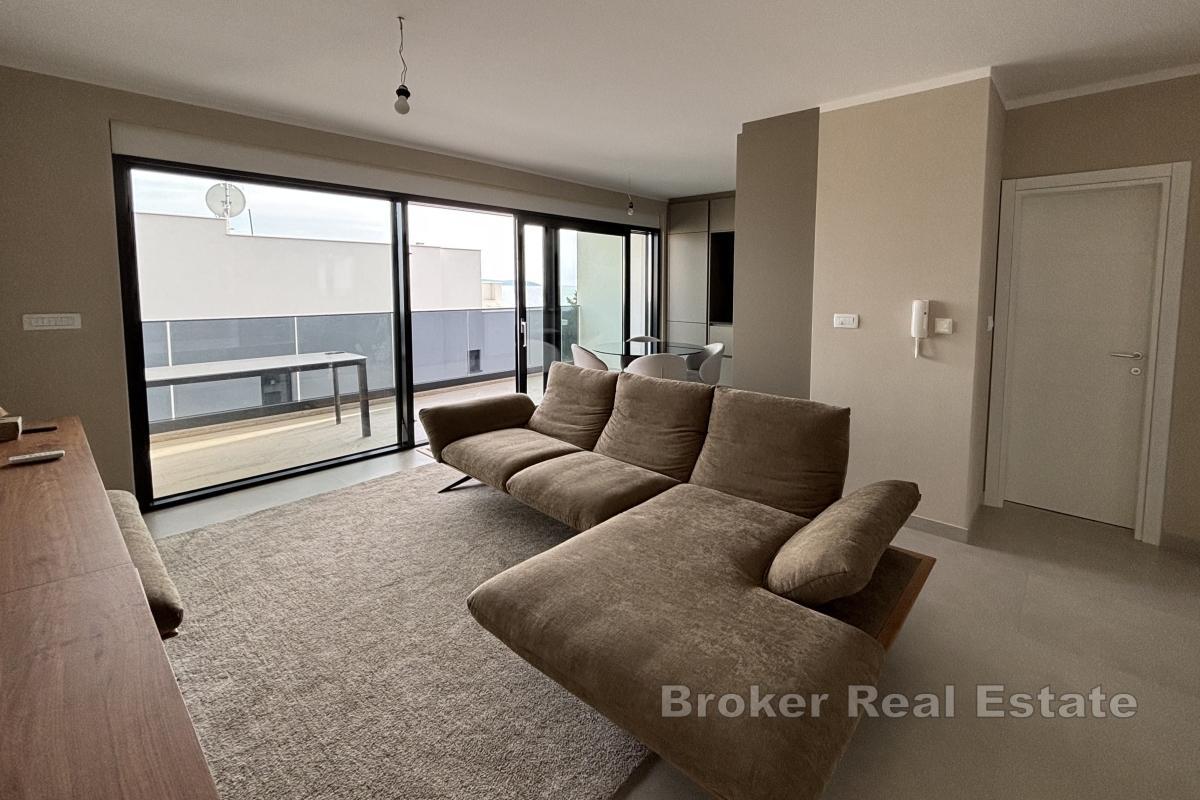 Penthouse exceptionnel avec toit-terrasse près de la mer