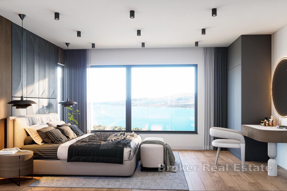 Luxuriöse Maisonette-Wohnung in erster Meeresreihe in hervorragender Lage