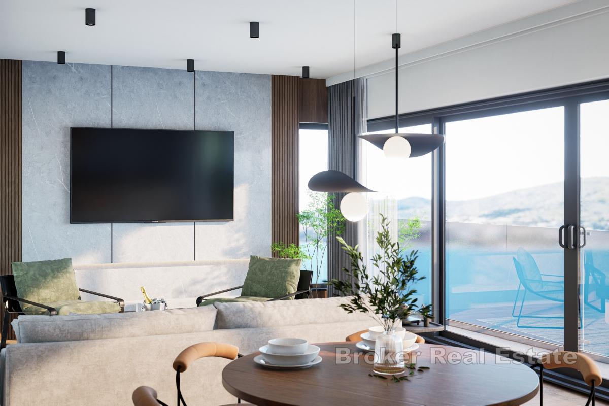 Mimořádný penthouse apartmán se střešní terasou v první řadě u moře